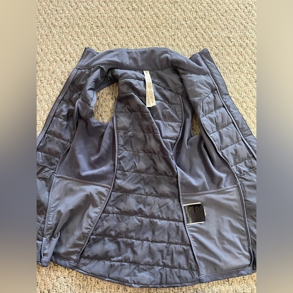 Lululemon “down for it all” vest. Size 2. Running. Every day. Warm - Picture 4 of 10